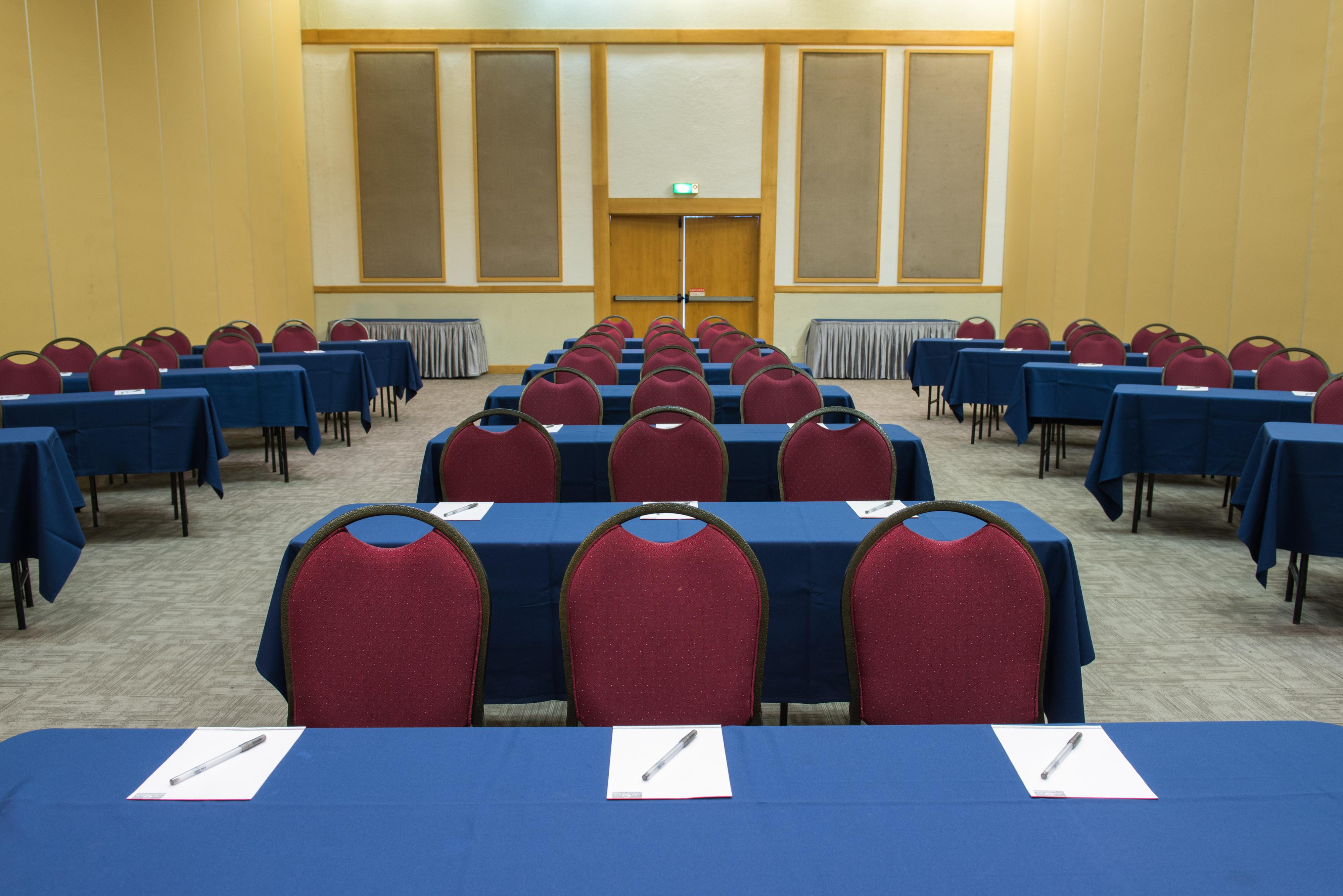 Vila Gale Eco Resort Angra アングラドスレイス エクステリア 写真 A typical classroom layout