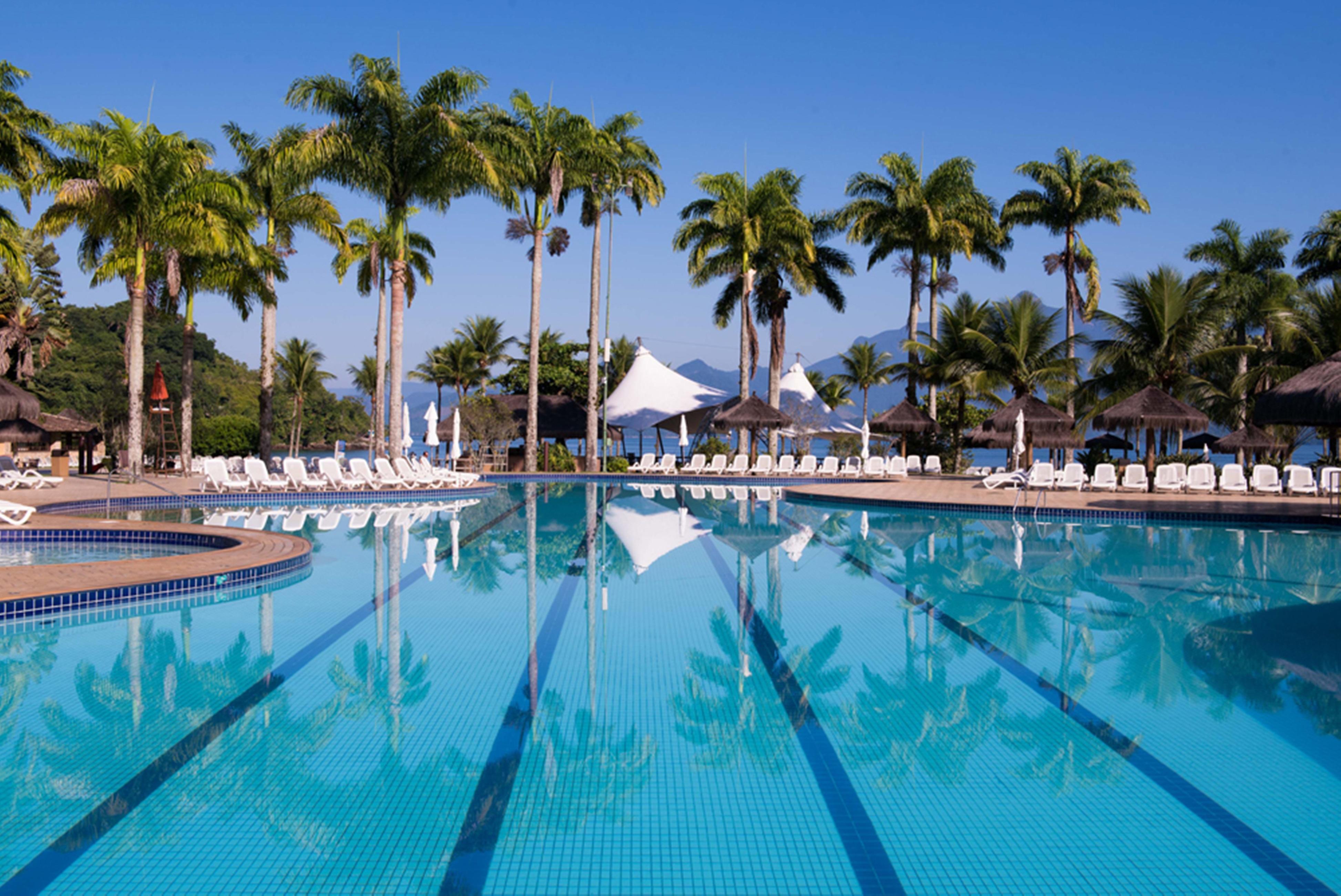 Vila Gale Eco Resort Angra アングラドスレイス エクステリア 写真 The swimming pool at the Sheraton Nha Trang Hotel & Spa Resort